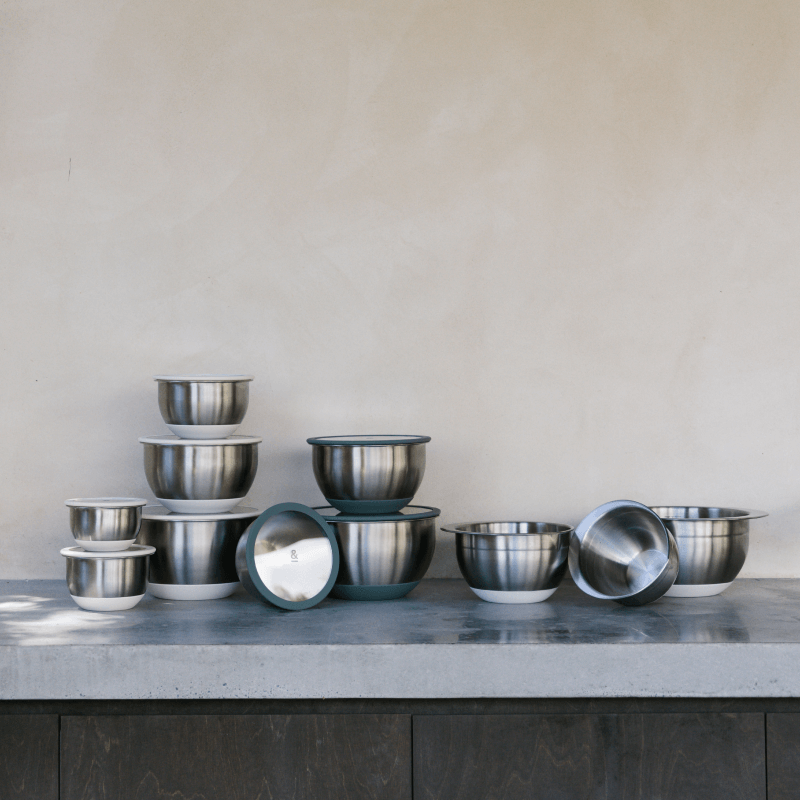Stainless Steel vs Glass vs Plastic Mixing Bowls: Which Is Best for You?