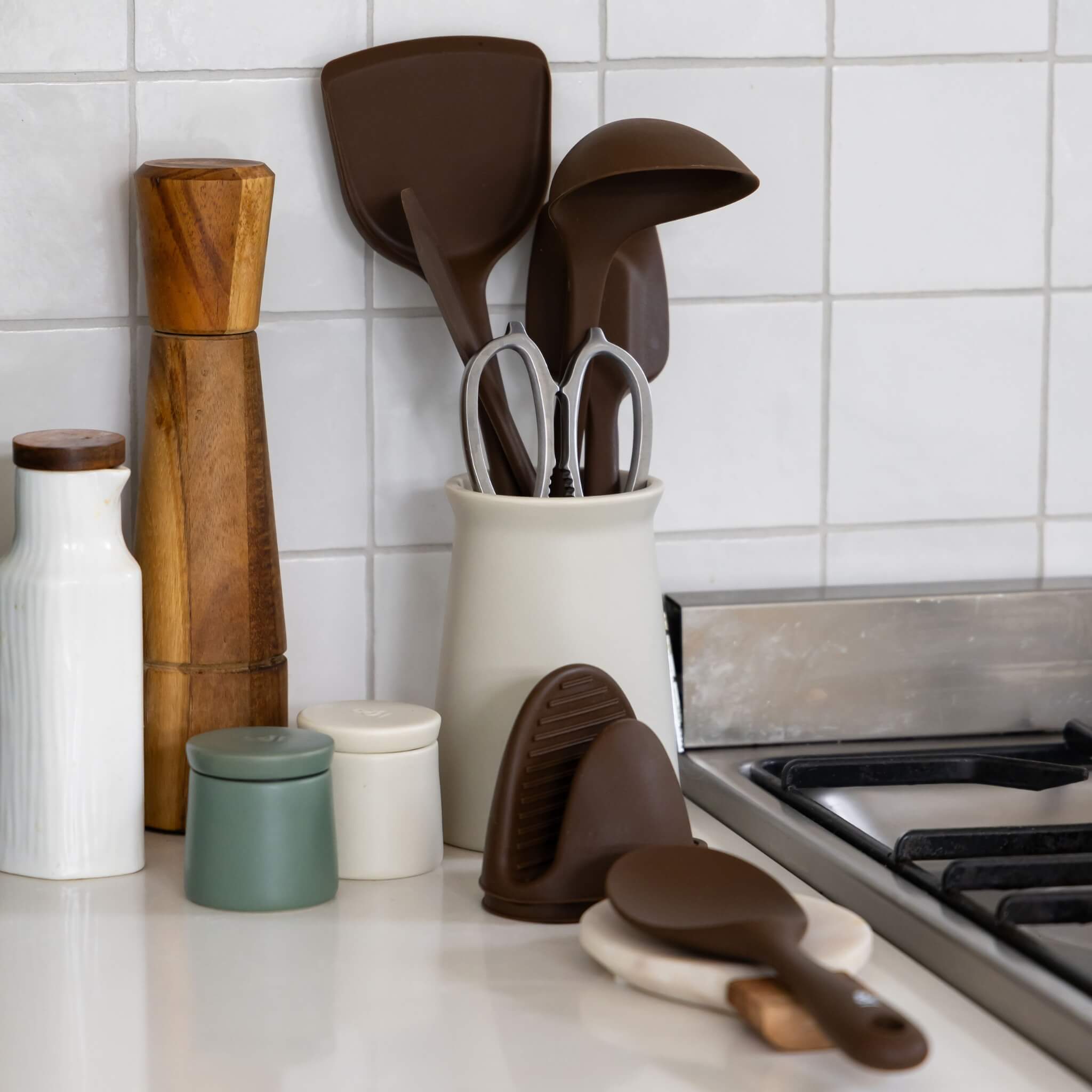 Ceramic Salt & Pepper Pods