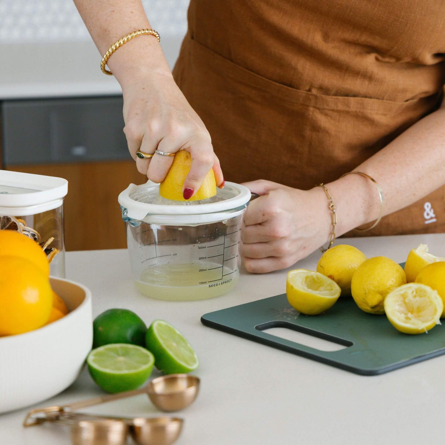 Measure and Pour Set