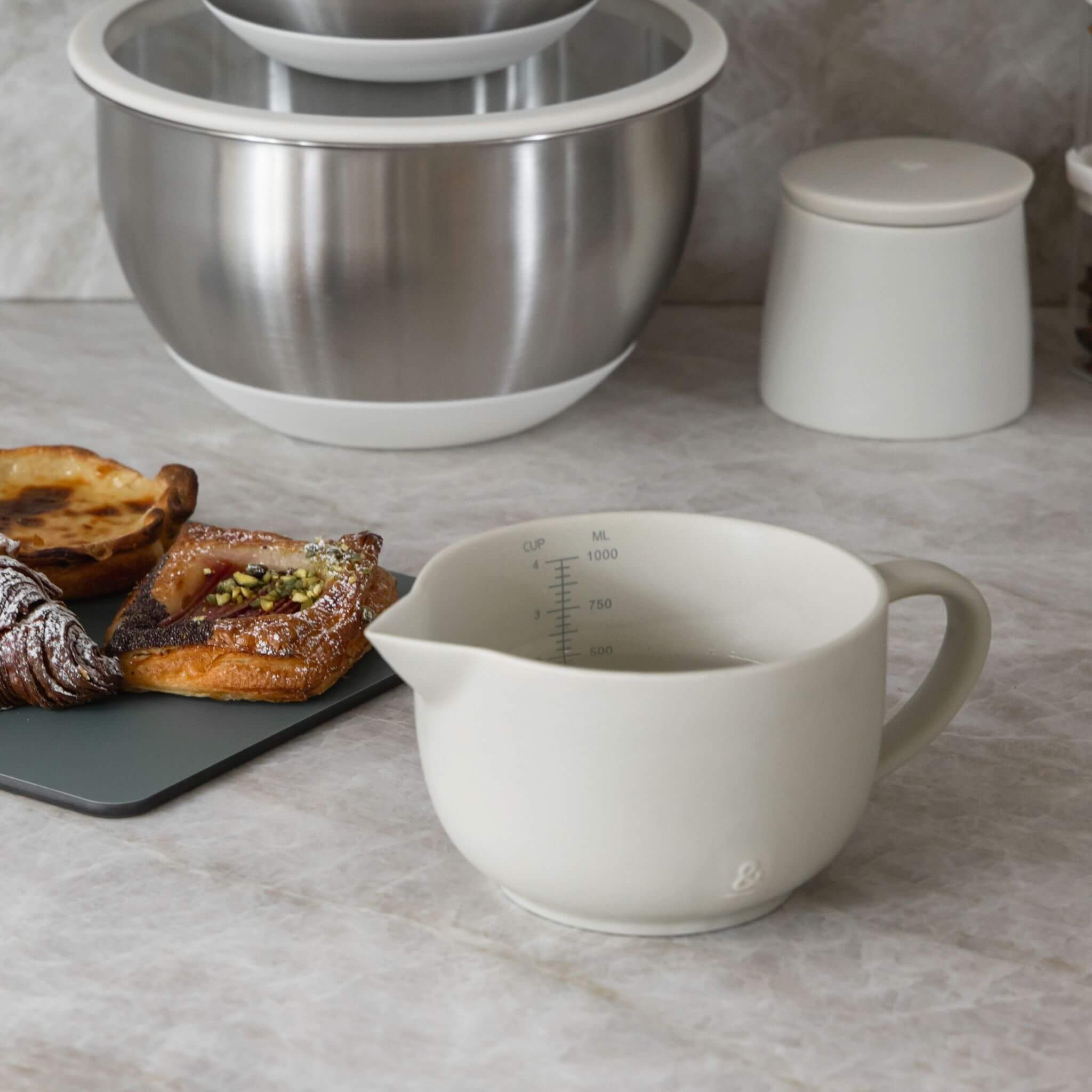 Baking Ceramic Measuring Cup | 1L